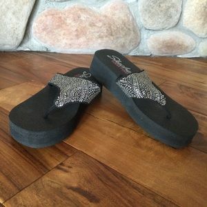 ✔️ Skechers Flip Flop Sandals Size 7